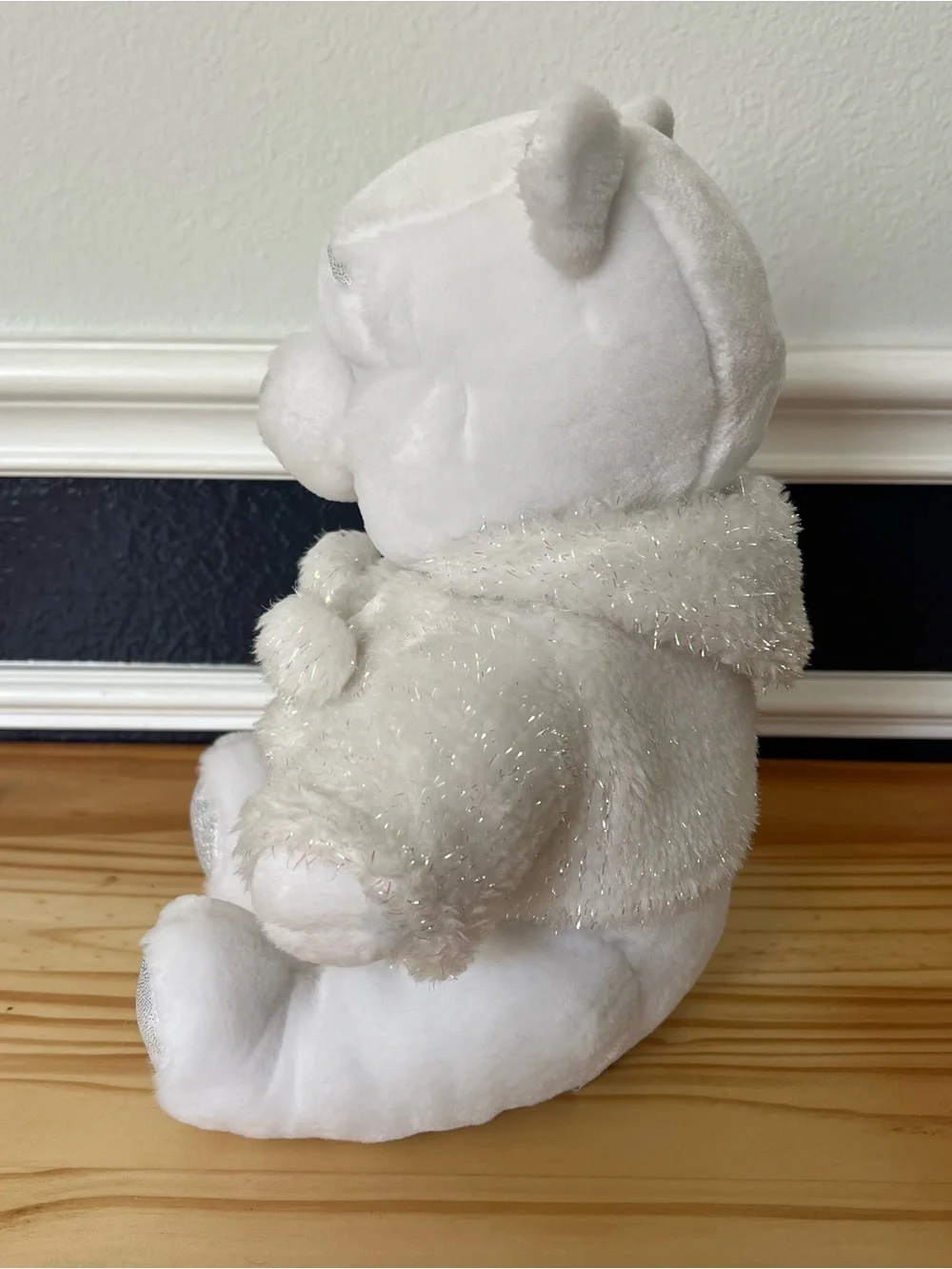 Disney Store Exclusive Winnie the Pooh Snowflake Pals All White Christmas Winter